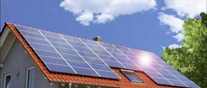 Bild enthält, Electrical Device, Solar Panels, Outdoors