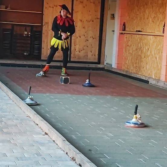 Bild enthält, Performer, Person, Solo Performance