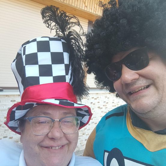 Bild enthält, Face, Person, Photography, Portrait, Sunglasses, Glasses, Adult, Male, Man, Hat