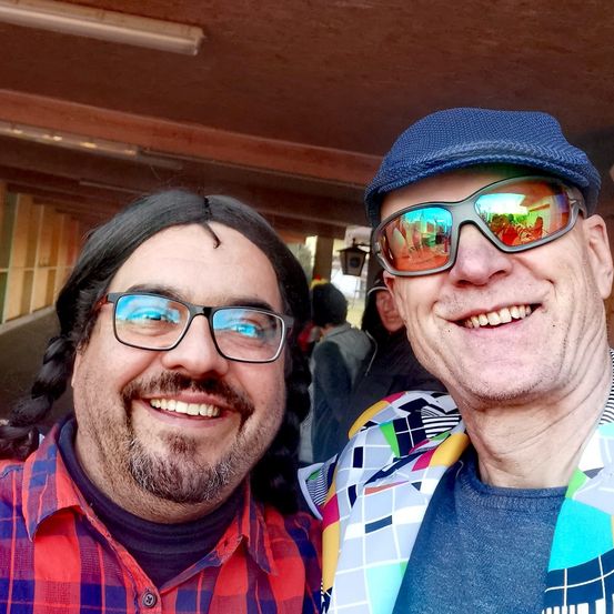 Bild enthält, Accessories, Glasses, Sunglasses, Person, Photography, Portrait, Baseball Cap, Cap, Adult, Man