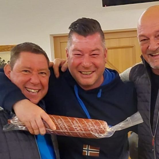 Bild enthält, Head, Person, Face, Happy, Laughing, Adult, Male, Man, Smile