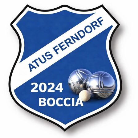 Ein blau-weißes Schild mit dem Text 'ATUS FERND ORF 2024 BOCCIA' und drei Metallkugeln unten rechts.