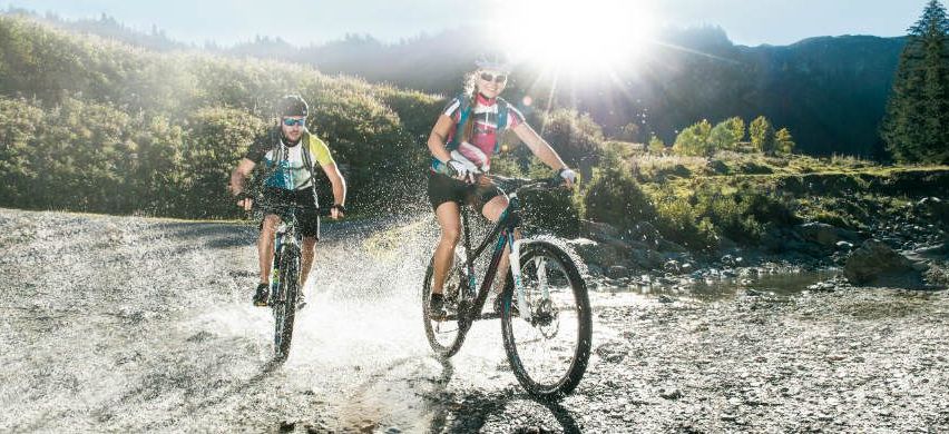 Bild enthält, Bicycle, Cycling, Person, Sport, Transportation, Vehicle, Machine, Wheel