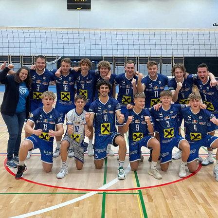 Bild enthält, People, Person, Shoe, Adult, Female, Woman, Glasses, Boy, Male, Teen