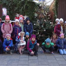 Bild enthält, People, Person, Jacket, Glove, Shoe, Child, Female, Girl, Helmet, Pants