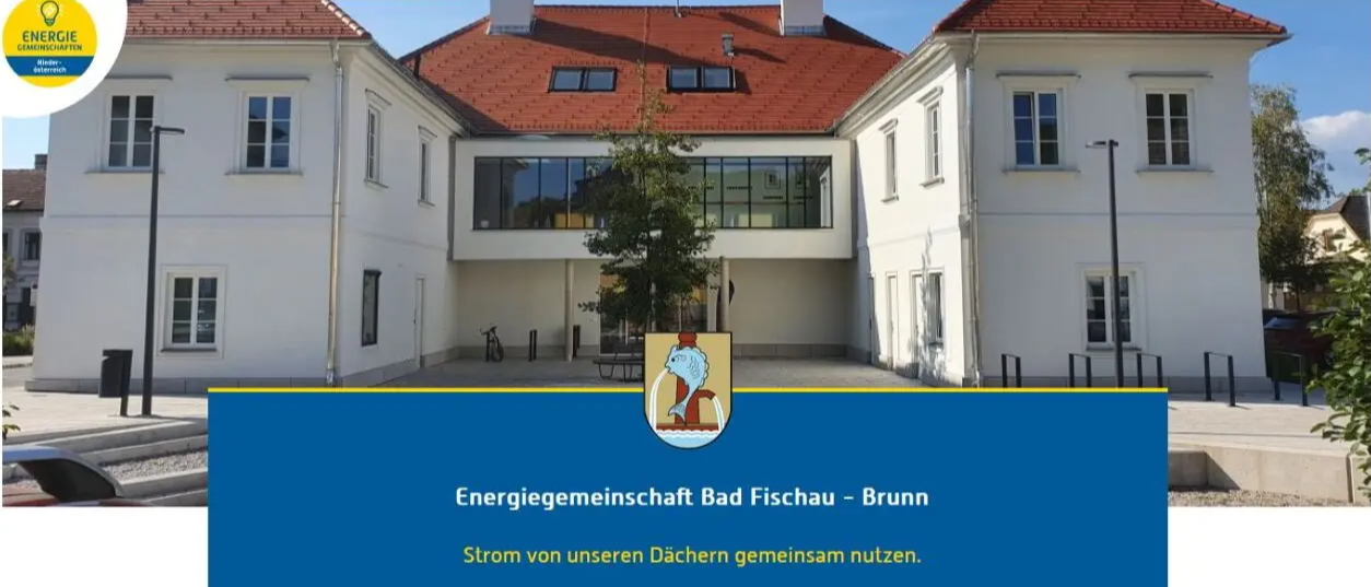 Bild enthält, Building, House, Housing, Villa, Neighborhood, Condo, Waterfront, City, Person, Interior Design