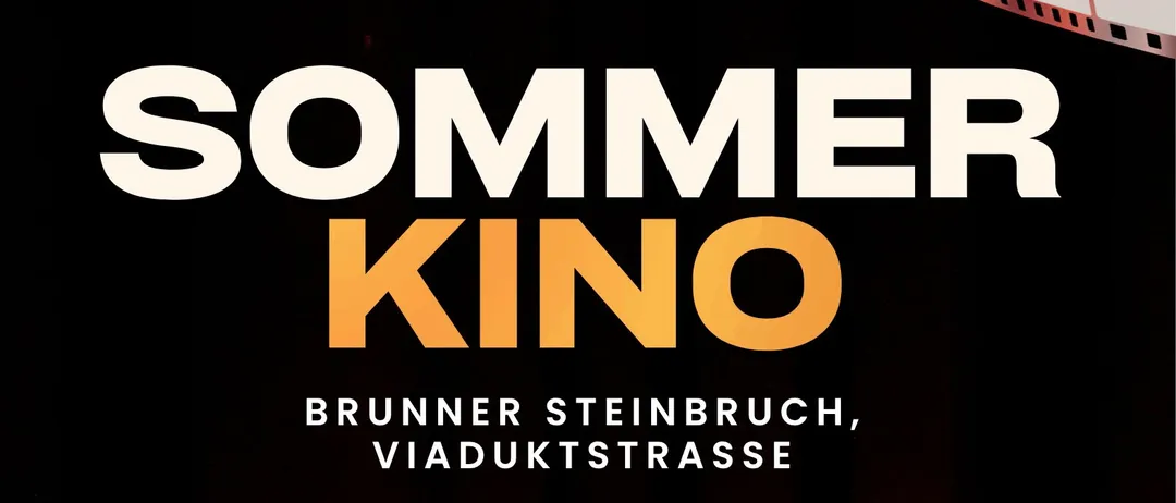 Plakat für Sommer Kino-Veranstaltung. Zeigt drei Filmplakate: Der Spitzname, Zoomania 2 und James Bond - Keine Zeit zu Sterben. Daten und Zeiten aufgeführt. Der Eintritt ist frei.