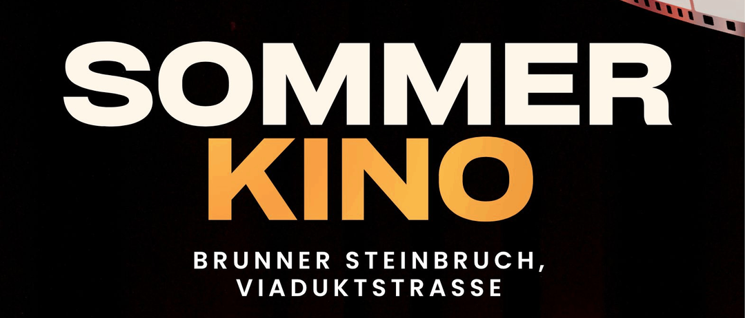 Plakat für Sommer Kino-Veranstaltung. Zeigt drei Filmplakate: Der Spitzname, Zoomania 2 und James Bond - Keine Zeit zu Sterben. Daten und Zeiten aufgeführt. Der Eintritt ist frei.