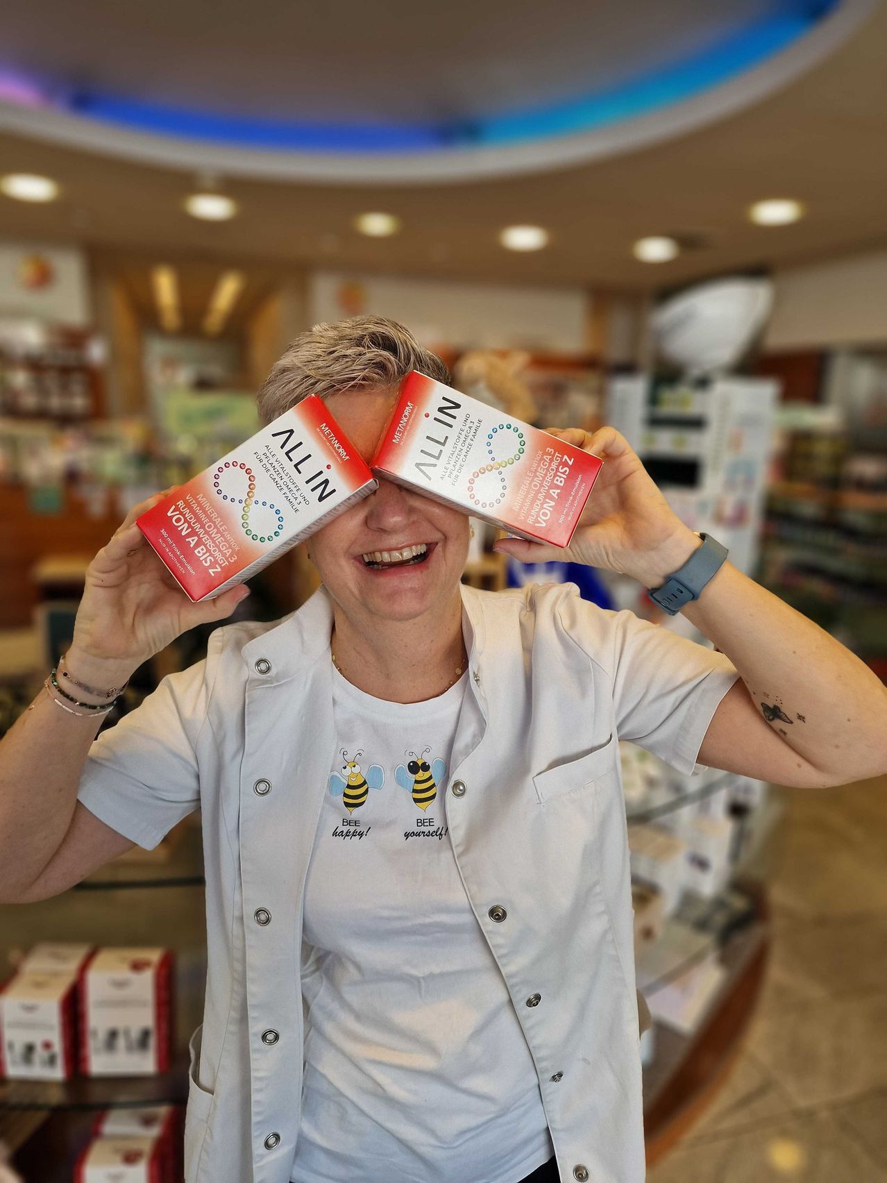 Bild enthält, Shop, Can, Driving License