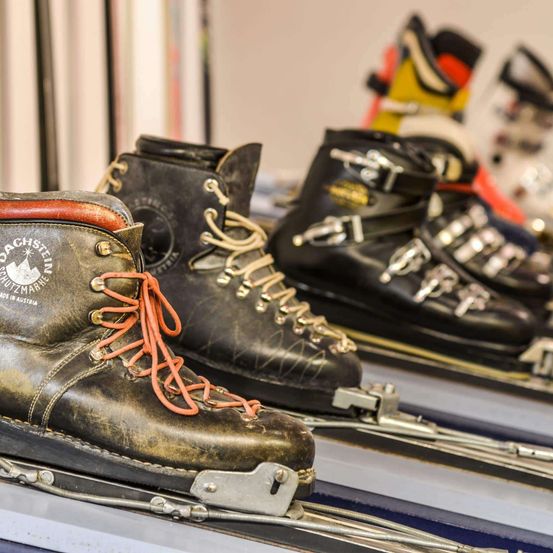Bild enthält, Boot, Clothing, Footwear, Shoe