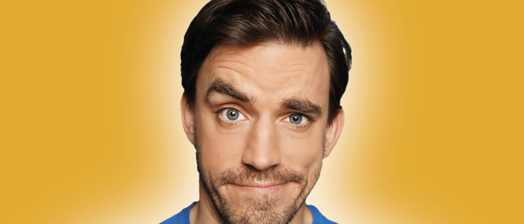 Bild enthält, Face, Head, Person, Photography, Portrait, Smile, Beard, Adult, Male, Man