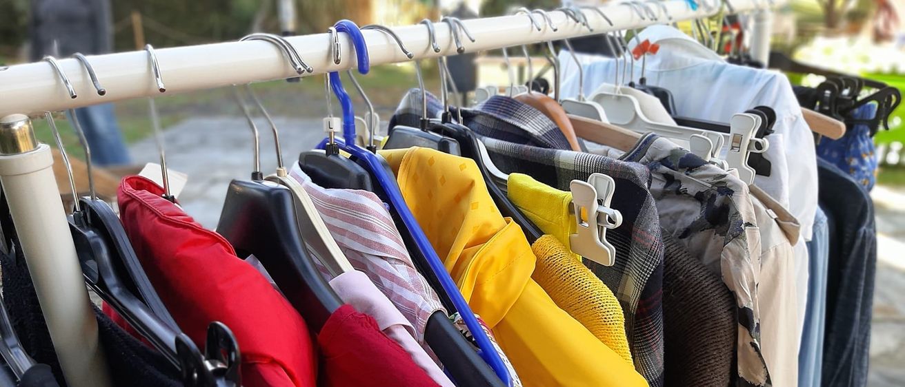 Bild enthält, Clothing, Vest, Coat, Person, Lifejacket