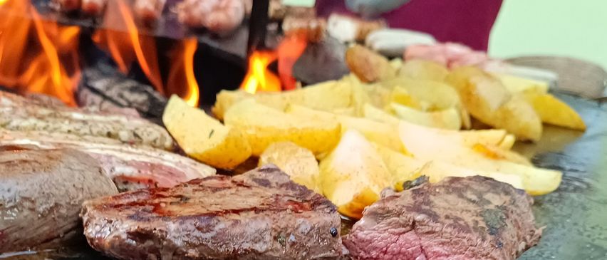 Bild enthält, Bbq, Cooking, Food, Grilling, Meat, Pork, Beef, Person, Mutton