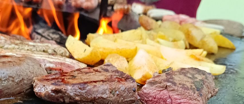 Bild enthält, Bbq, Cooking, Food, Grilling, Meat, Pork, Beef, Person, Mutton