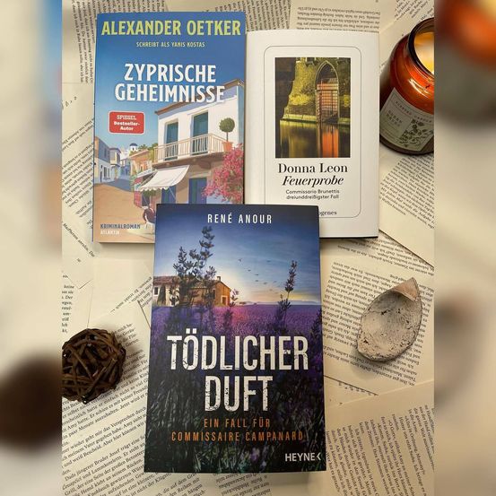 Bild enthält, Advertisement, Poster, Book, Publication, Business Card, Paper, Text, Can, Tin