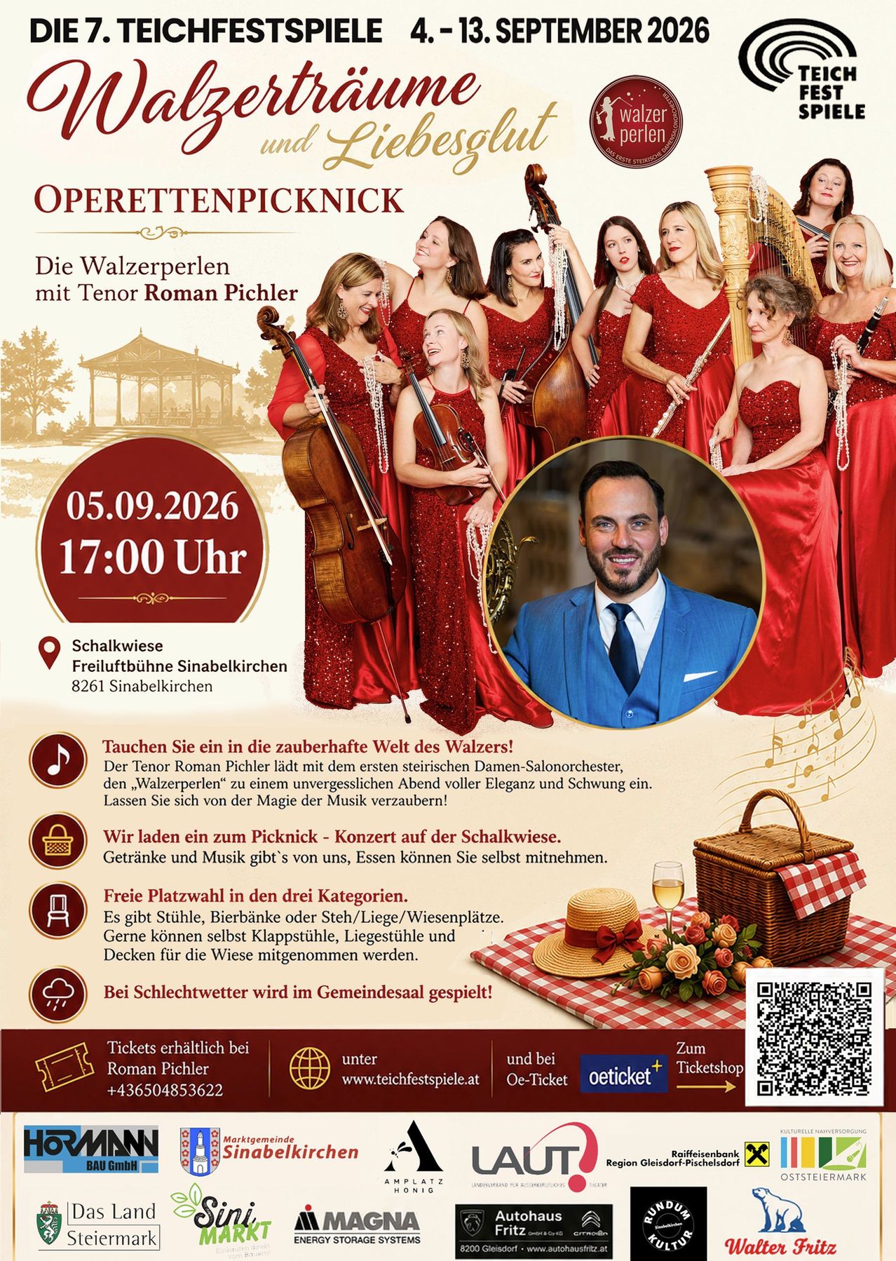 Poster für ein klassisches Musikevent mit einer Gruppe von Frauen in roten Kleidern, die verschiedene Instrumente spielen. Das Poster zeigt ein Foto eines Mannes in einem blauen Anzug und einer Krawatte, zusammen mit dem Veranstaltungsdatum und -ort.