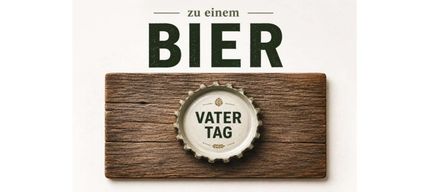 A wooden plaque with a beer bottle cap that reads Vater Tag, which means Father's Day in German. The words zu einem Bier are also displayed on the wooden plaque.