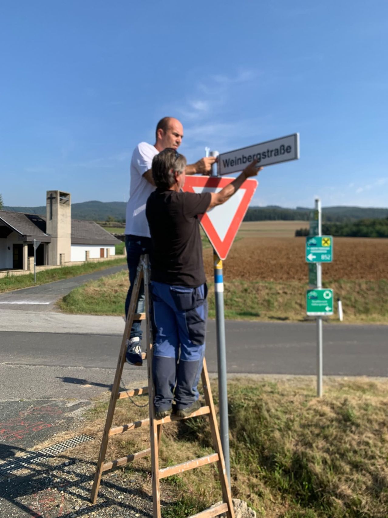 v1_migrated_image_1410432