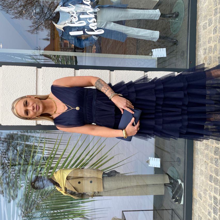 Bild enthält, Dress, Evening Dress, Formal Wear, Fashion, Gown, Adult, Female, Person, Woman, Portrait