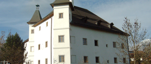 Bild enthält, Architecture, Building, Monastery, Spire, Tower, Castle, Fortress, Arch, Housing