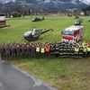 Bild enthält, People, Person, Aircraft, Helicopter, Transportation, Vehicle, Truck, Fire Truck