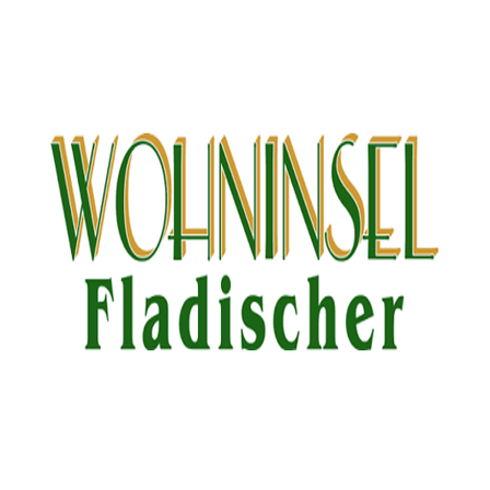 Das Logo für Wohninsel Fladischer ist auf einem weißen Hintergrund zu sehen. Es zeigt eine Kombination aus grünen und goldenen Schriften.