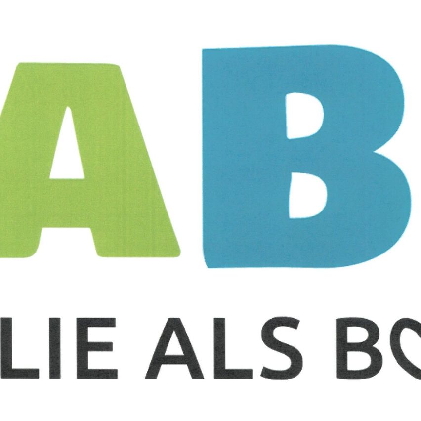 Das Bild zeigt die Buchstaben A und B, wobei A grün und B blau ist. Unter den Buchstaben steht der Begriff LIE ALS BO in schwarz.