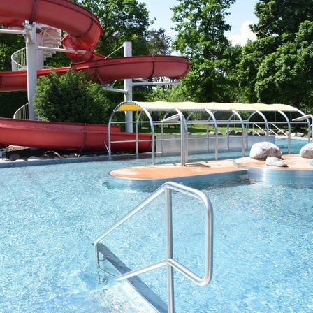 Bild enthält, Water, Pool, Swimming Pool, Amusement Park, Water Park, Outdoors, Person