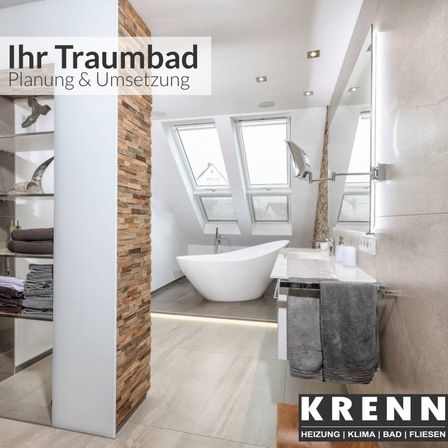 Bild enthält, Indoors, Interior Design, Bathing, Bathtub, Person, Tub, Building, Housing, Loft, Room