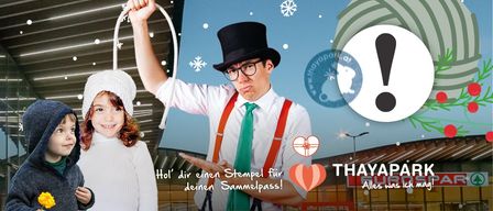 Ein Mann verkleidet als Zauberer mit Zylinder und Hosenträgern, der ein Seil hält, neben einem Kind. Eine Werbegrafik für Thayapari mit Herzen und Logo.