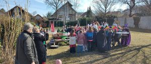 Bild enthält, Nature, Outdoors, Countryside, Rural, Adult, Male, Man, Person, Village, People