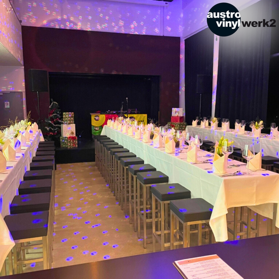 Bild enthält, Indoors, Architecture, Building, Hall, Fun, Banquet