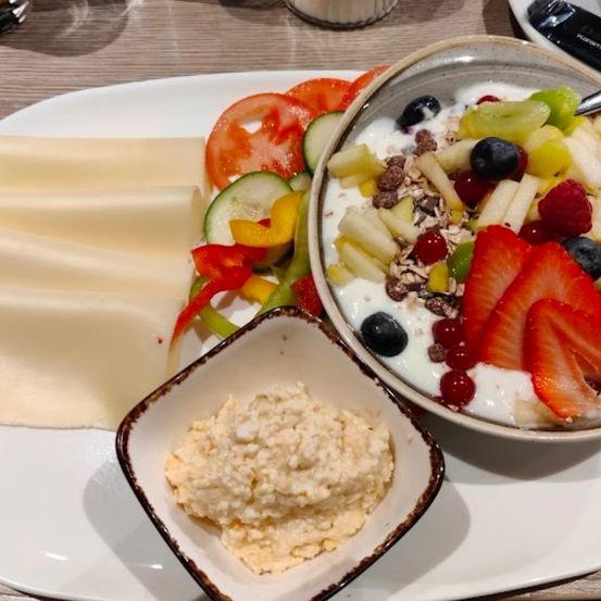 Bild enthält, Food, Food Presentation, Bowl, Brunch, Cereal Bowl, Plate