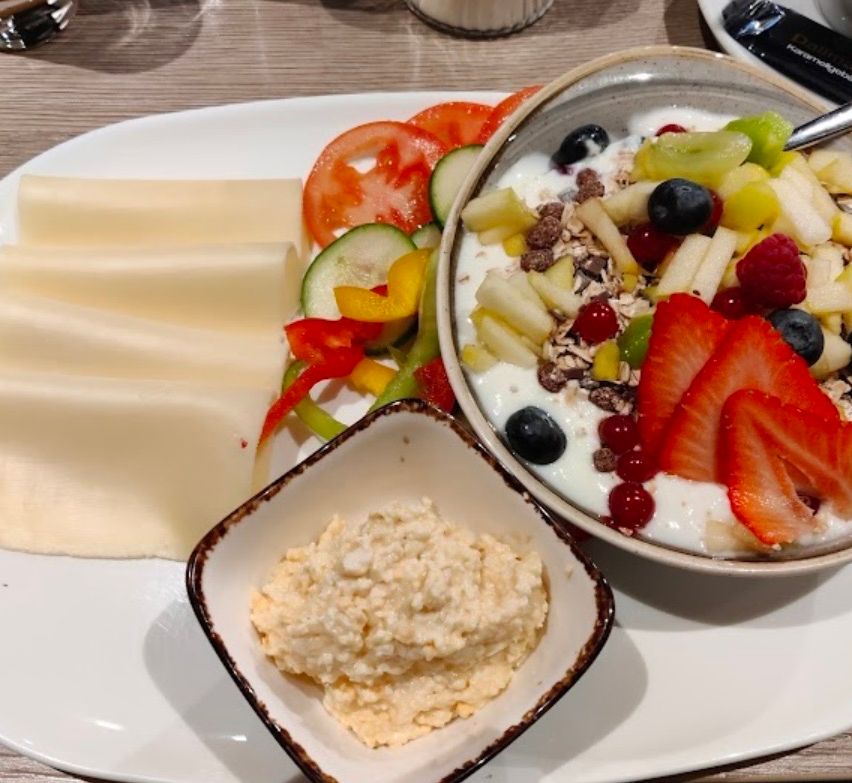 Bild enthält, Food, Food Presentation, Bowl, Brunch, Plate, Cereal Bowl