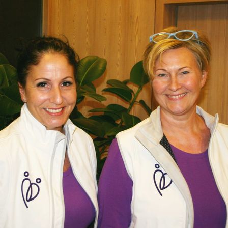 Bild enthält, Coat, Jacket, Blazer, Person, Photography, Portrait, Blouse, Accessories, Adult, Woman