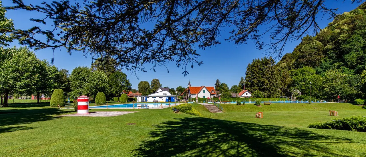 Grass, Plant, Nature, Outdoors, Park, Scenery, Field, Lawn, Tree, Golf Course