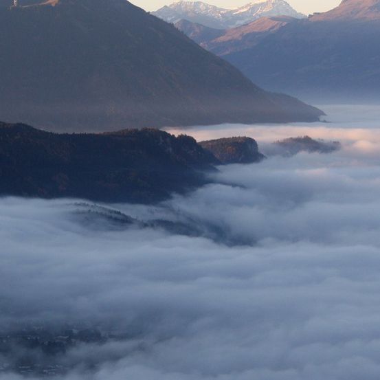 Bild enthält, Nature, Outdoors, Weather, Mountain Range, Peak, Scenery, Fog, Landscape, Sky, Cloud