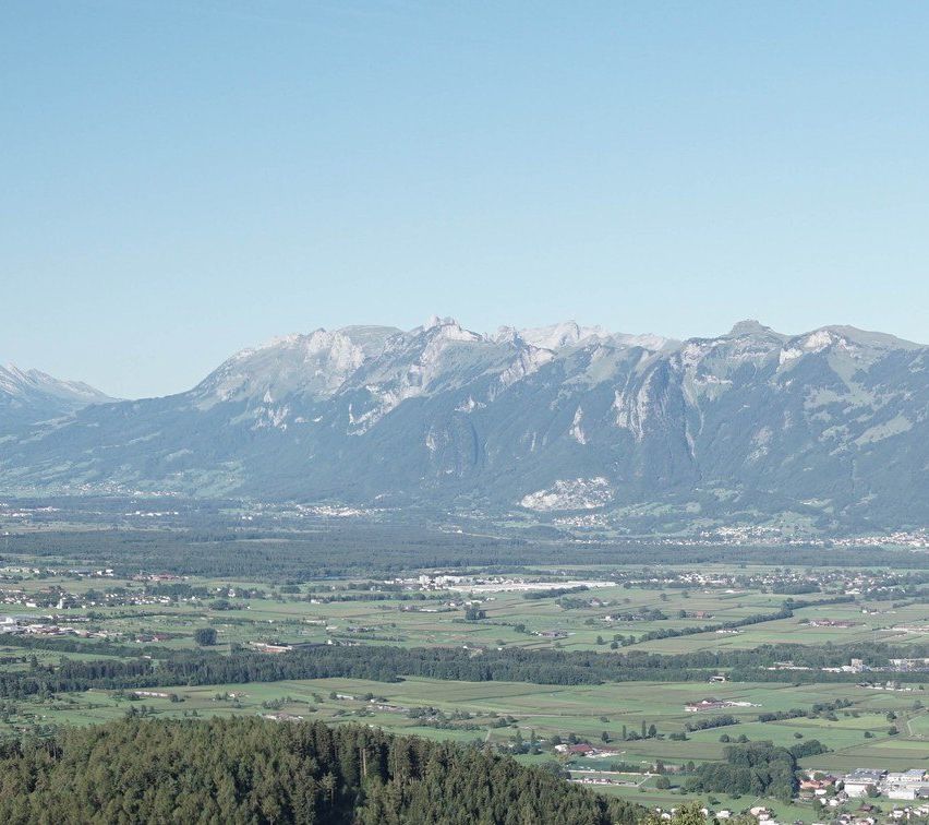 Bild enthält, Mountain, Mountain Range, Nature, Outdoors, Peak, Scenery, Landscape, Slope, Countryside