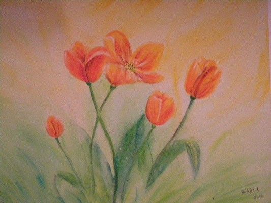 Ein Ölgemälde von orangefarbenen Tulpen mit grünen Blättern vor einem gelben Hintergrund.