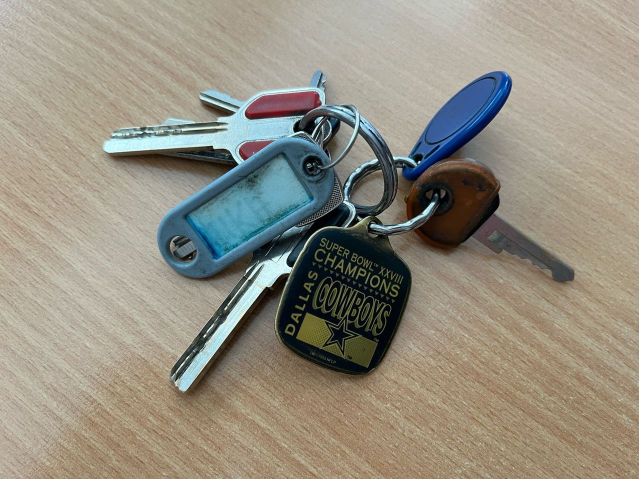 Bild enthält, Key, Blade, Razor, Weapon