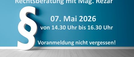 Eine blaue Wand mit weißem Text, der 'Lichtberatung mit Mag. Rezar' und '07. Mai 2026 von 14.30 bis 16.30' lautet. Der Text wird von einem weißen 'S' Zeichen begleitet. Die Wand hat einen Holzboden.