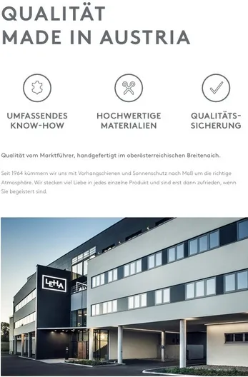 Ein Poster mit weißem Hintergrund zeigt die österreichische Produktion des Unternehmens. Es hebt Expertise, hochwertige Materialien und Qualitätssicherung hervor. Das Unternehmen produziert seit 1964 Jalousien und Sonnenschutz.
