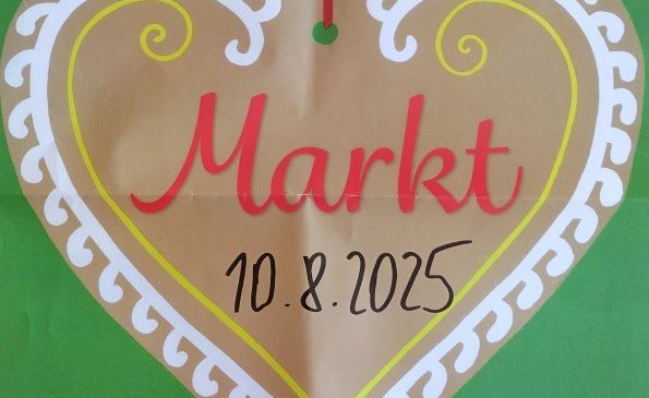 Ein Plakat für einen Markt in St. Lorenzen am Wechsel, geplant für den 10. August 2025, zeigt ein herzförmiges Design mit dekorativen Elementen und Illustrationen von Gebäuden und Kindern.