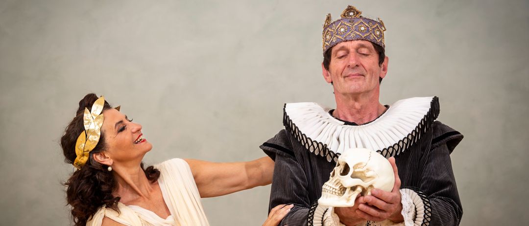 Bild enthält, Adult, Bride, Female, Person, Woman, Accessories, Lady, Finger, Male, Man