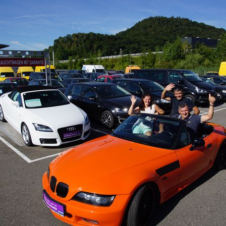 Bild enthält, Car, Car Show, Spoke, Adult, Male, Man, Person, Female, Woman, Coupe