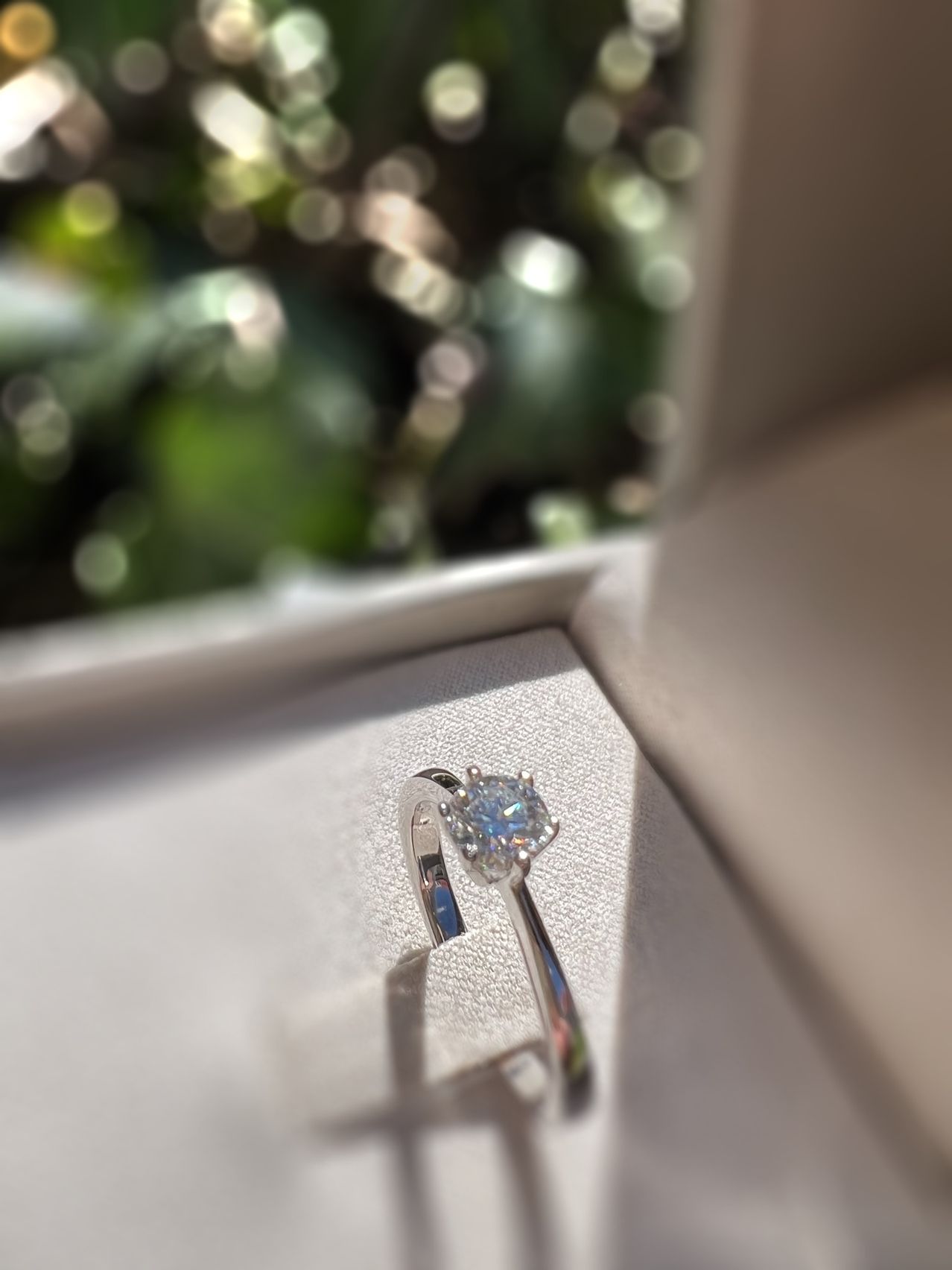 Bild enthält, Accessories, Diamond, Gemstone, Jewelry, Medication, Pill, Ring, Crystal