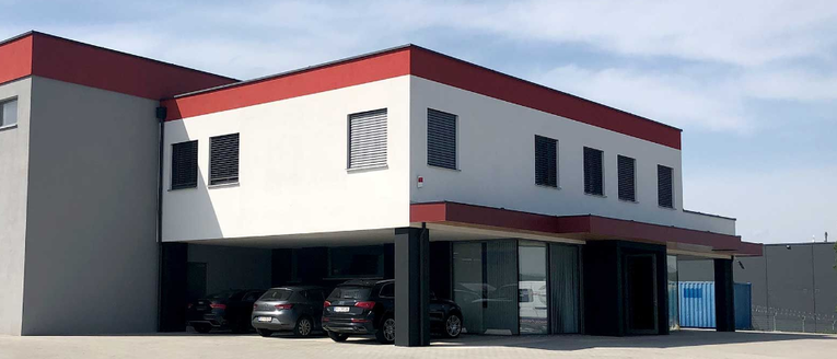 Bild enthält, Car, Transportation, Vehicle, Indoors, Machine, Wheel, Garage