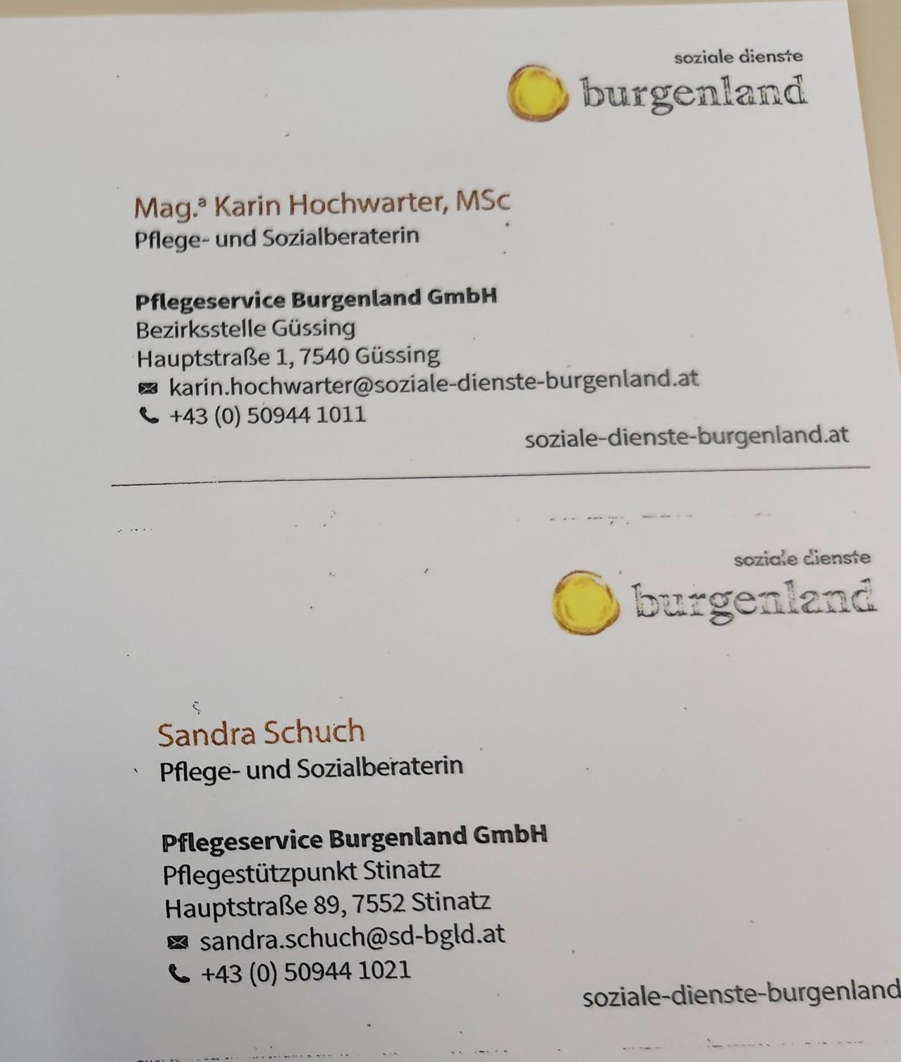 Visitenkarte für Mag. Karin Hochwarter, MSc, Pflege- und Sozialberaterin bei Pflegeservice Burgenland GmbH in Güssing. Kontaktdetails umfassen E-Mail und Telefonnummer. Eine weitere Karte für Sandra Schuch, Pflege- und Sozialberaterin bei Pflegeservice Burgenland GmbH in Steinach. Kontaktdetails umfassen E-Mail und Telefonnummer.