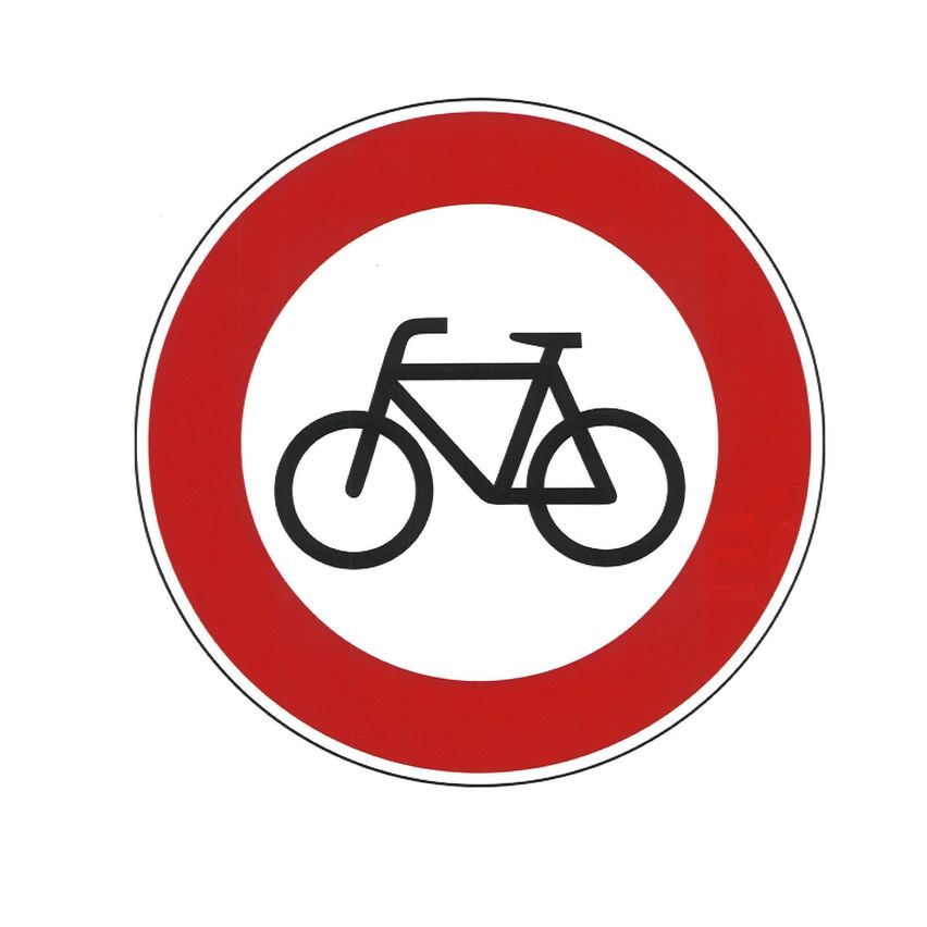 Ein roter Kreis mit weißem Rand enthält ein schwarzes Fahrradsymbol. Das Symbol steht für ein Fahrradverbot.