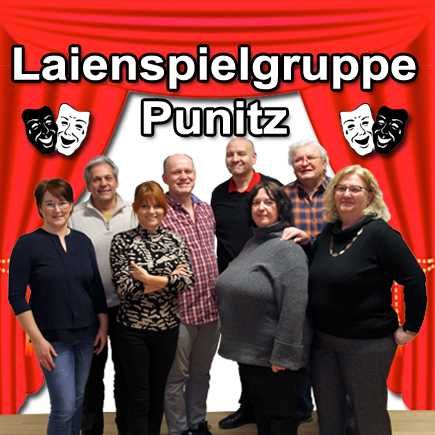 Bild enthält, People, Person, Adult, Female, Woman, Pants, Fashion, Male, Man, Coat